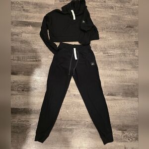 Alo Yoga Jogger Set